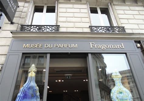 paris perfume museum tour.